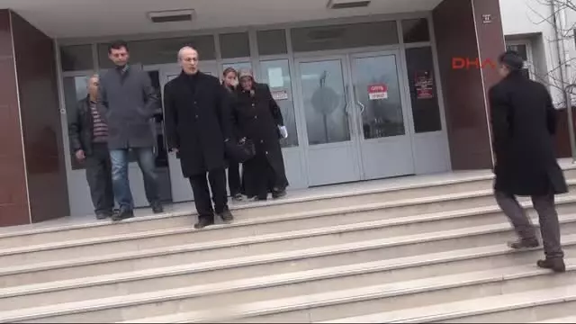 Kırıkkale Erdoğan'a Kına Gönderen Şehit Babası Hakim Karşısında Kırıkkale Erdoğan'a Kına Gönderen Şehit Babası Hakim Karşısında