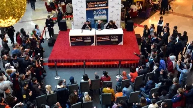 Forum Trabzon, 'Yağmur: Kıyamet Çiçeği' Filminin Oyuncularını Ağırladı Forum Trabzon, 'Yağmur: Kıyamet Çiçeği' Filminin Oyuncularını Ağırladı