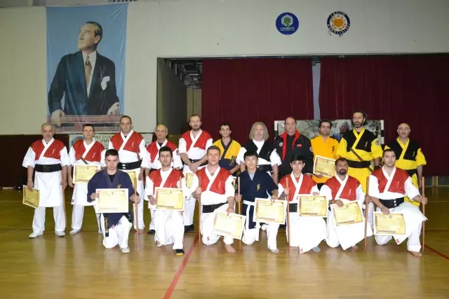 Yesüken Alpları Cenge Hazırlanıyor Yesüken Alpları Cenge Hazırlanıyor