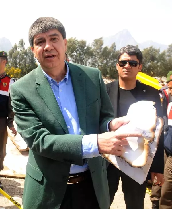 Müfettişler Akaydın'ın Yaktırdığı Evraklarda Suç Unsuru Bulmadı Müfettişler Akaydın'ın Yaktırdığı Evraklarda Suç Unsuru Bulmadı