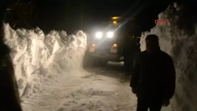 Balıkesir Savaştepe'de Kapalı Yollar Tek Tek Açılıyor