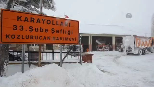 Sertavul Geçidi'nde Yol Açma Çalışmaları Devam Ediyor