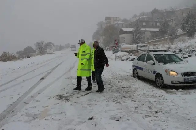 2 Gündür Kapalı Olan Mut Sertavul Geçidi Ulaşıma Açıldı