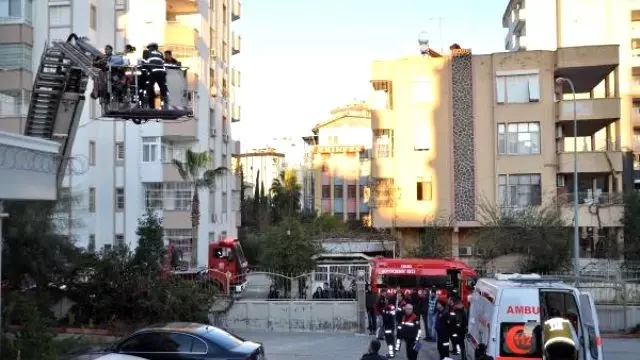 Ampül Takarken Terasa Düşüp Yaralandı Haber