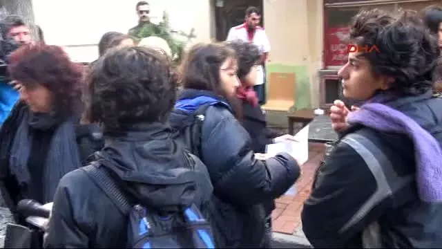 Sınır Tanımayan Kadınlar Platformu: Amina'nın Ölümü Tesadüf Değil Sınır Tanımayan Kadınlar Platformu: Amina'nın Ölümü Tesadüf Değil