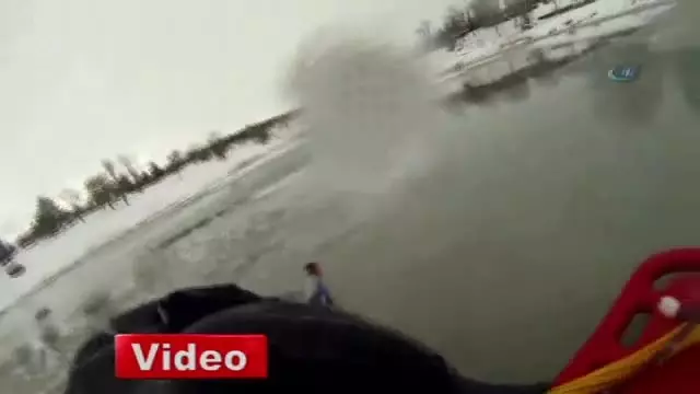 Nefes Kesen 'Buzda Kurtarma' Tatbikatı Nefes Kesen 'Buzda Kurtarma' Tatbikatı