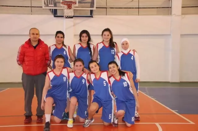 Liseler Arası Genç Erkek ve Kız Basketbol Müsabakaları Sona Erdi Liseler Arası Genç Erkek ve Kız Basketbol Müsabakaları Sona Erdi