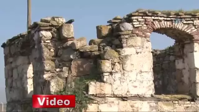 Fatih Sultan Mehmet'in Akrabalarının Türbesi Talan Edildi Fatih Sultan Mehmet'in Akrabalarının Türbesi Talan Edildi