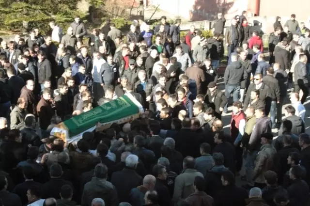 Madende Kalp Krizi Geçirerek Ölen Mühendis Madende Kalp Krizi Geçirerek Ölen Mühendis