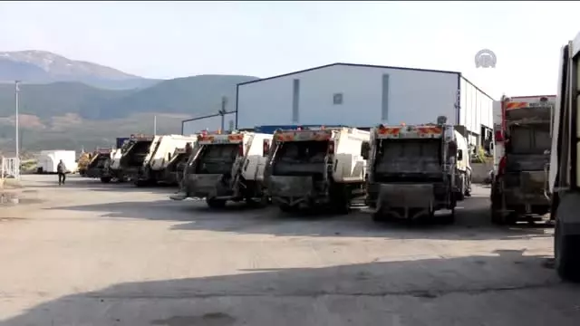 İskenderun'da Çöpçüler İş Bıraktı
