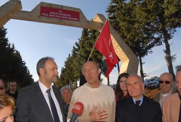 Türbana Engel Oldu Diye Cezaevine Giren Prof. Dr. Pekünlü, Yeniden Hakim Karşısında Türbana Engel Oldu Diye Cezaevine Giren Prof. Dr. Pekünlü, Yeniden Hakim Karşısında