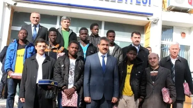 Üniversiteyi de Türkiye'de Okumak İstiyorlar Üniversiteyi de Türkiye'de Okumak İstiyorlar
