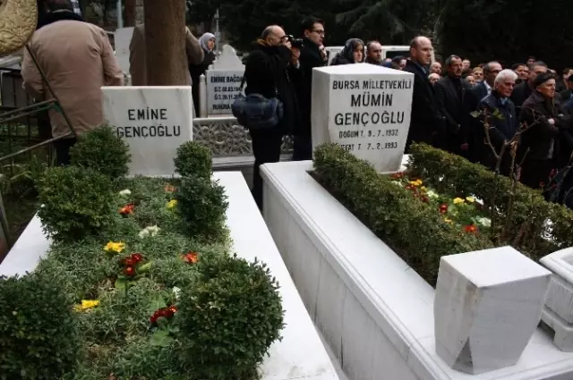 Mümin Gençoğlu Mezarı Başında Anıldı Mümin Gençoğlu Mezarı Başında Anıldı