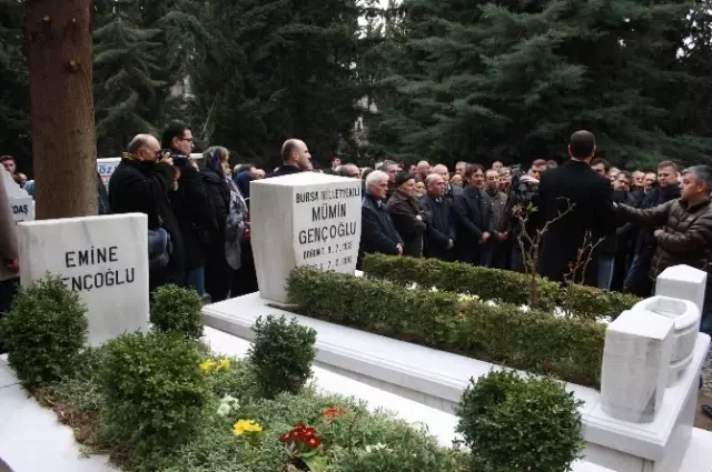 Mümin Gençoğlu Mezarı Başında Anıldı Mümin Gençoğlu Mezarı Başında Anıldı