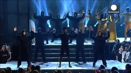 Madonna Grammy'de Giydiği Kıyafetle Şaşırttı Madonna Grammy'de Giydiği Kıyafetle Şaşırttı