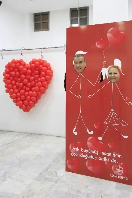 Aşk, Şiir ve Müzikle Buluştu Aşk, Şiir ve Müzikle Buluştu