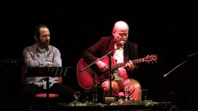Aşk, Şiir ve Müzikle Buluştu Aşk, Şiir ve Müzikle Buluştu
