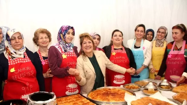 Çankırı'nın Yöresel Yemeklerine Tam Puan Çankırı'nın Yöresel Yemeklerine Tam Puan