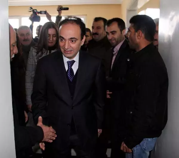 Osman Baydemir HDP'den Milletvekili Aday Adayı Oldu Osman Baydemir HDP'den Milletvekili Aday Adayı Oldu