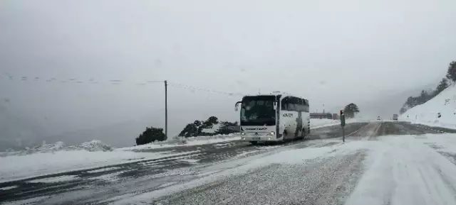 Sertavul Geçidi Zincirsiz Geçit Vermiyor