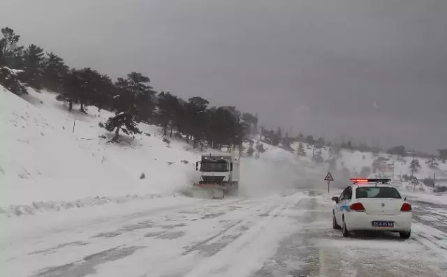 Sertavul Geçidi Zincirsiz Geçit Vermiyor