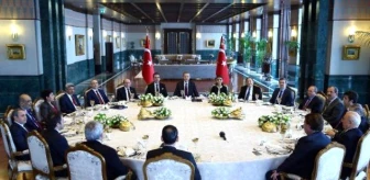 Cumhurbaşkanı Erdoğan, Cumhurbaşkanlığı Sofrası'nda Akademisyenlerle Bir Araya Geldi (2)
