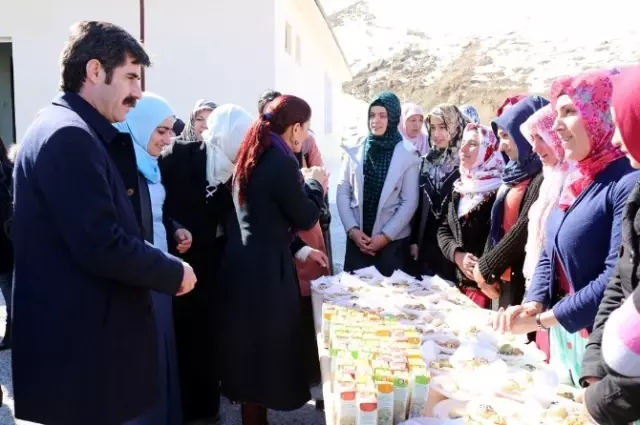 Gürpınar'da Kilim Atölyesi Açılışı Gürpınar'da Kilim Atölyesi Açılışı