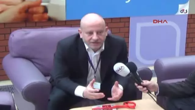 Laydy Diana'nin Açtığı Liverpool Kadın Hastanesi'nde Tüp Bebek Bölümünde Bashekim Olan Dr. Rafet... Laydy Diana'nin Açtığı Liverpool Kadın Hastanesi'nde Tüp Bebek Bölümünde Bashekim Olan Dr. Rafet...