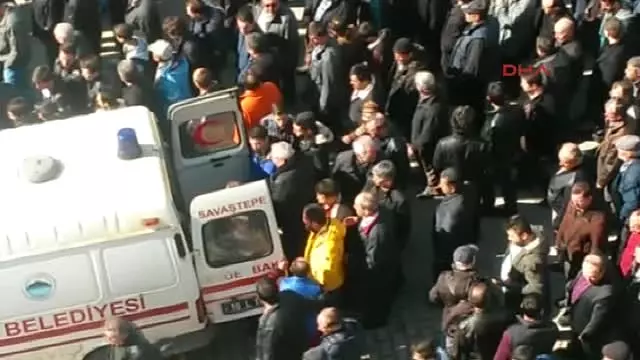 Hakem İlker Meral'den Annesine Son Görev