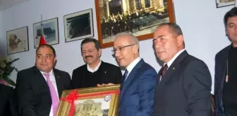 Sertavul Geçidi: Mersin Mut Tso Başkanı, Bakan Elvan'dan Karaman'a Bağlanmalarını İstedi. Sertavul Geçidi: Mersin Mut Tso Başkanı, Bakan Elvan'dan Karaman'a Bağlanmalarını İstedi.