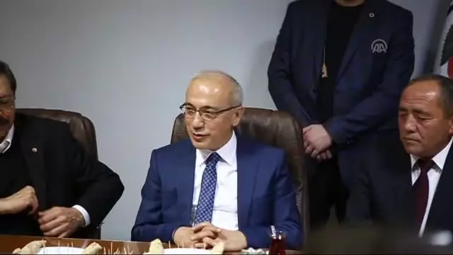 Ulaştırma, Denizcilik ve Haberleşme Bakanı Elvan, Mersin'de