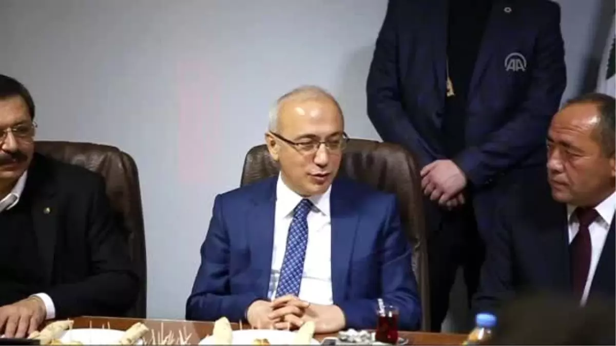 Ulaştırma, Denizcilik ve Haberleşme Bakanı Elvan, Mersin'de