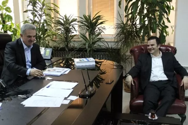Kemal Öztürk: Ne Şehrin Sorunlarını, Ne de Ümmetin Dertlerini Unuturuz