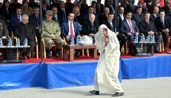 Kurtuluş Coşkusunda Ermeni Katliamı Canlandırıldı Kurtuluş Coşkusunda Ermeni Katliamı Canlandırıldı