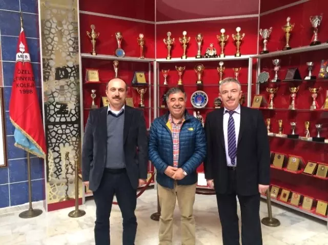 Öğrencilerden Kırboğa'ya Tanıtım Ödülü Öğrencilerden Kırboğa'ya Tanıtım Ödülü