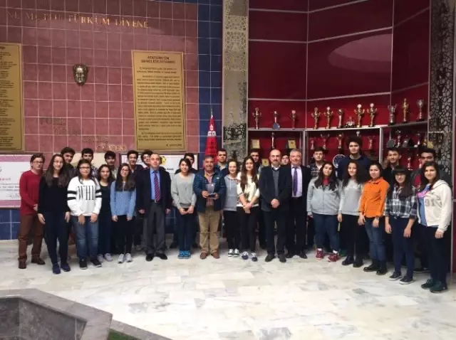 Öğrencilerden Kırboğa'ya Tanıtım Ödülü Öğrencilerden Kırboğa'ya Tanıtım Ödülü