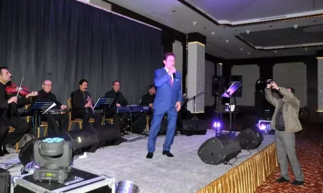 Akçakoca'da Zekai Tunca Konseri Akçakoca'da Zekai Tunca Konseri