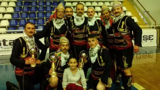 Edremitli Folklorcular Balıkesir Birincisi Oldu