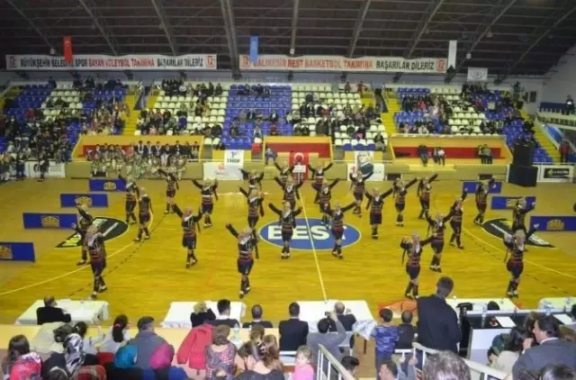 Edremitli Folklorcular Balıkesir Birincisi Oldu