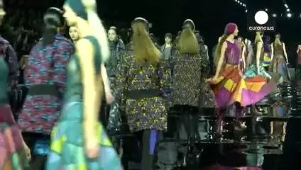 Paris Moda Haftası'nda Dünya Karması Paris Moda Haftası'nda Dünya Karması