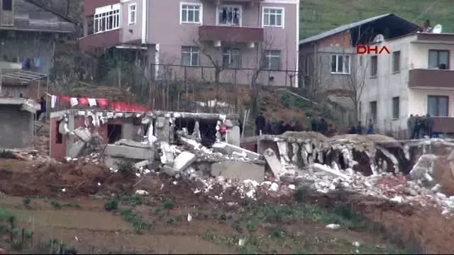 İzmit Alikahya�da Ruhsatsız 3 Ev İnşaatı Yıktırıldı Haber