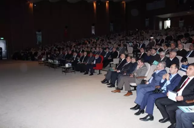 Din Hizmetleri ve İhlas Sempozyumu Başladı