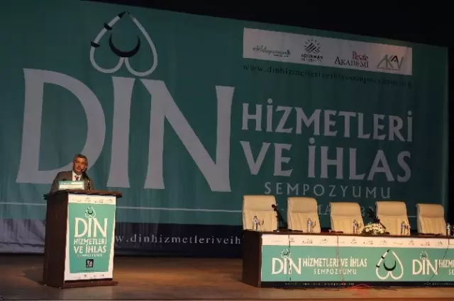 Din Hizmetleri ve İhlas Sempozyumu Başladı