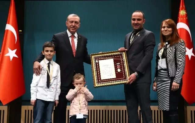 Devlet Övünç Madalyası ve Beratı Tevcihi Töreni