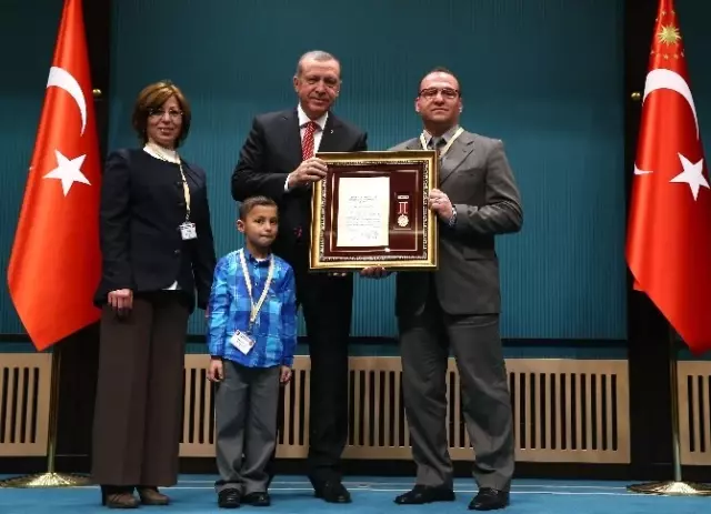 Devlet Övünç Madalyası ve Beratı Tevcihi Töreni