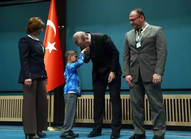 Devlet Övünç Madalyası ve Beratı Tevcihi Töreni