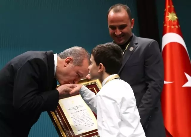 Devlet Övünç Madalyası ve Beratı Tevcihi Töreni