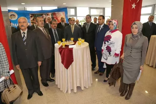 Şehit Yakını ile Gazilere Devlet Övünç Madalyaları Tevcih Edildi Şehit Yakını ile Gazilere Devlet Övünç Madalyaları Tevcih Edildi