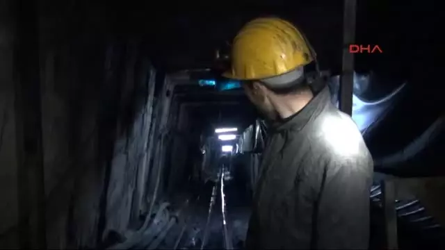 Zonguldak - Maaşlarını Alamayan Maden İşçileri Ocaktan Çıkmama Eylemi Başlattı Zonguldak - Maaşlarını Alamayan Maden İşçileri Ocaktan Çıkmama Eylemi Başlattı