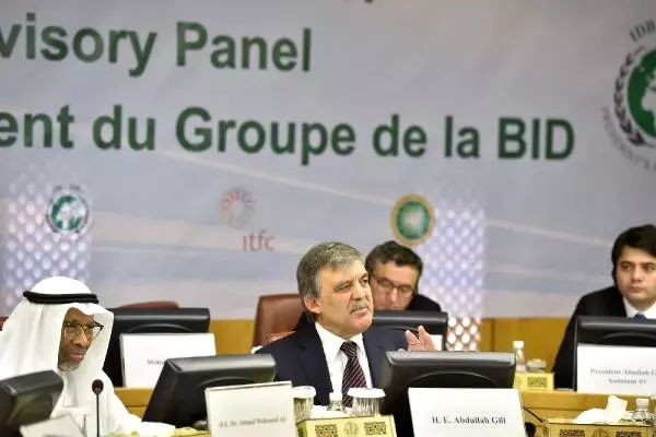 Abdullah Gül Cidde'de Türkiye'nin Başarılarını Anlattı Abdullah Gül Cidde'de Türkiye'nin Başarılarını Anlattı